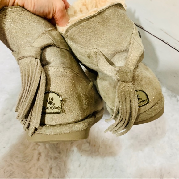 BEARPAW Mia Youth Pewter Distressed Boot - Picture 5 of 7